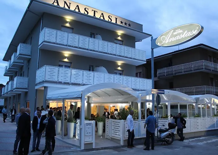 Anastasi Hotel E Residence