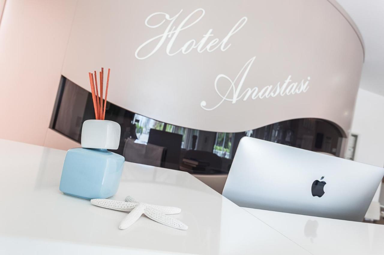 Hotel Anastasi E 3*